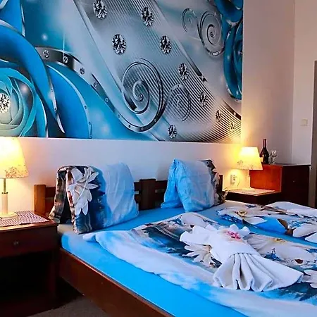 Stara Skola Na Sumave Otel 2*