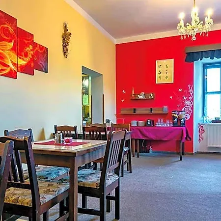 Stara Skola Na Sumave Otel