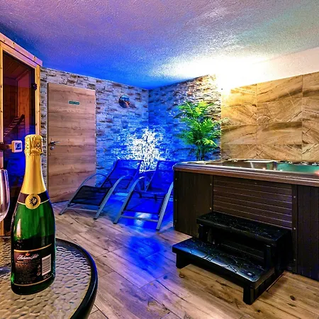 Stara Skola Na Sumave Otel