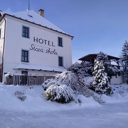 Stara Skola Na Sumave Otel 2*