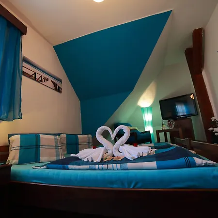 Stara Skola Na Sumave Otel 2*
